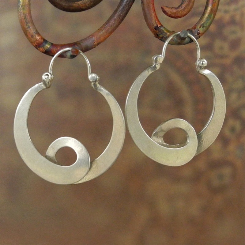 Simple Geometric Gypsy Curved Metal Ear Ring