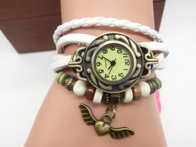 Vintage casual flying heart pendant bracelet watch
