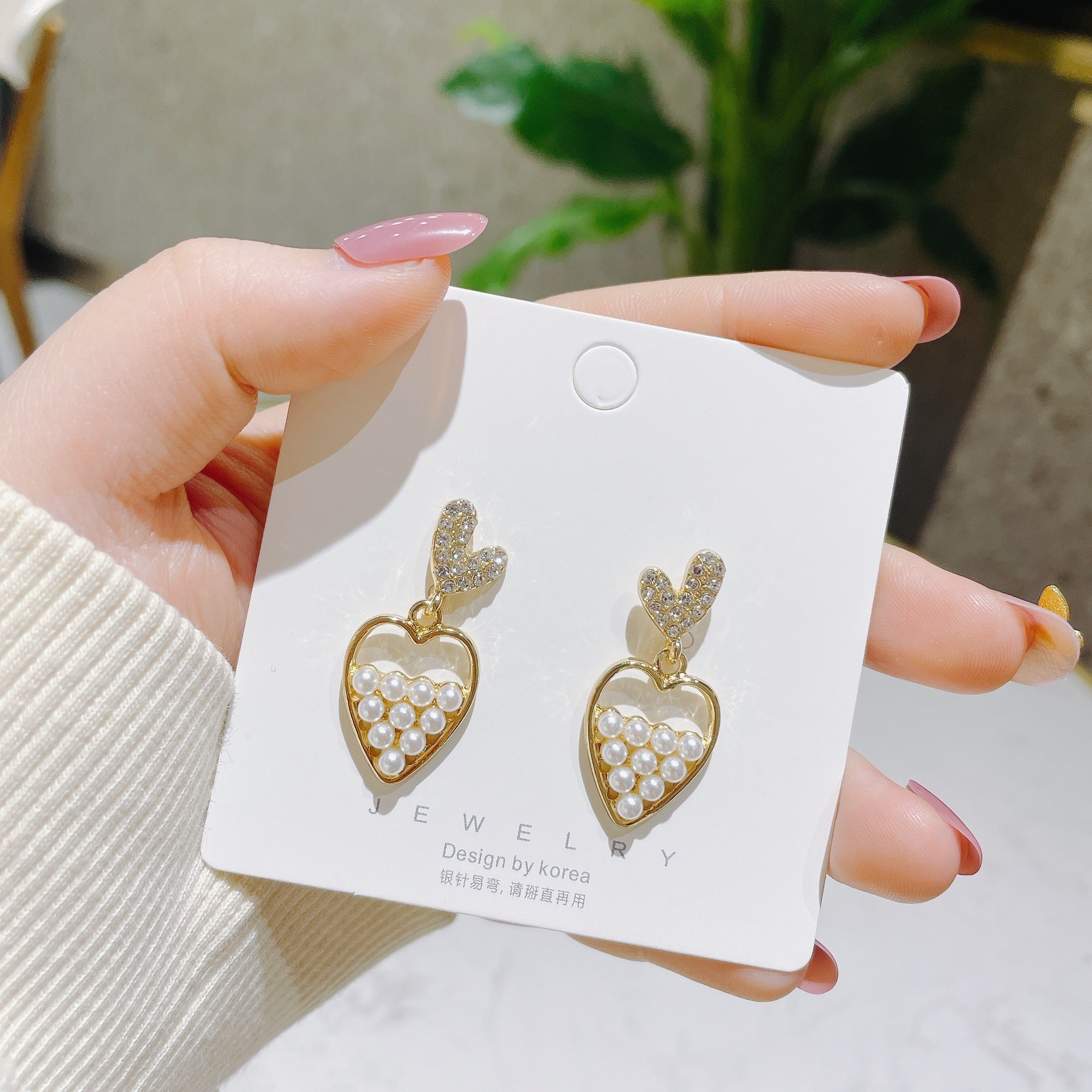 Women's Personality Design Heart Pearl Stud Earrings