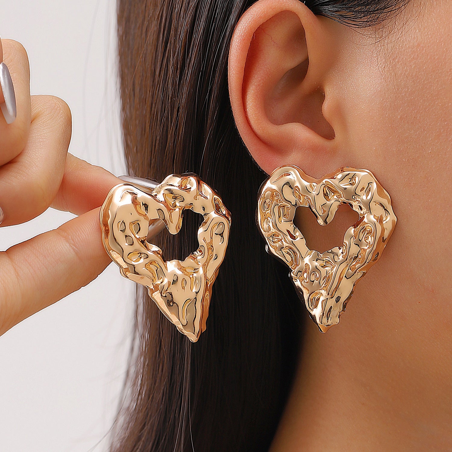Women's Hollow Heart Pleated Lava Earrings – Exaggerated Love Jewelry for Valentine's Day