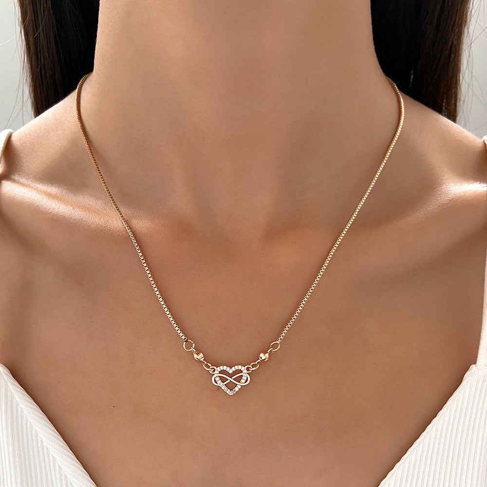 Women's Heart Vintage Fashion Necklace Collection